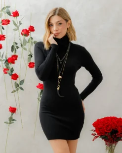 Abito in maglia corto con collo alto – 5109