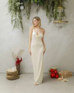 Abito lungo con paillettes e rosa – 23252 slc