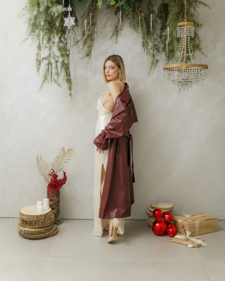 Abito lungo con paillettes e rosa – 23252 slc