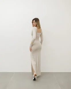 Abito lungo con scollo – 0050