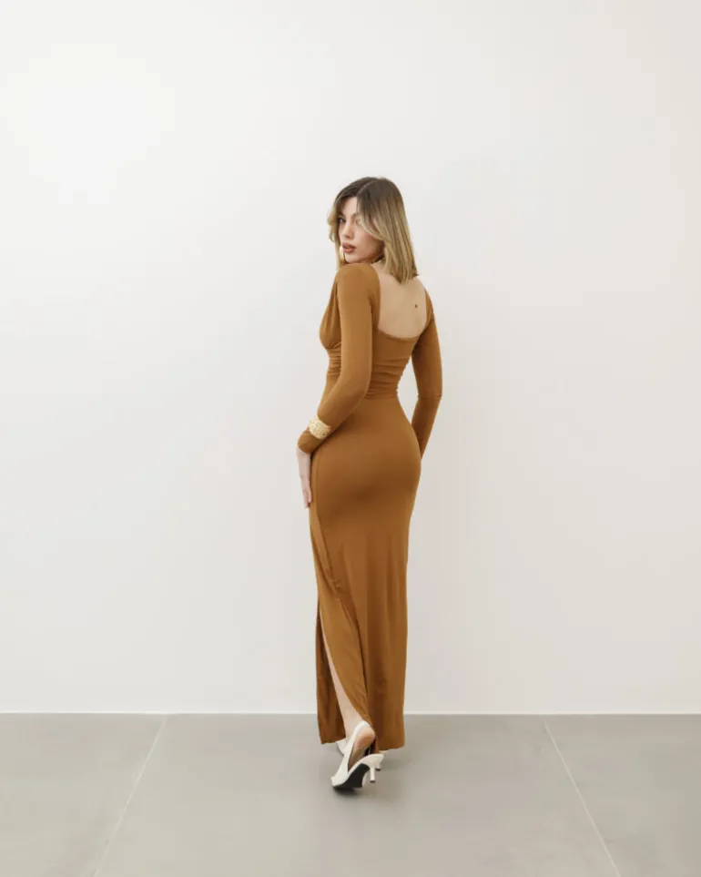 Abito lungo con scollo – 0050