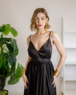 Abito lungo in raso con rosa – 0043