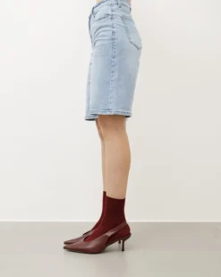 Bermuda in denim blu chiaro – L1182