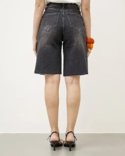 Bermuda in denim nero carbone – 8593