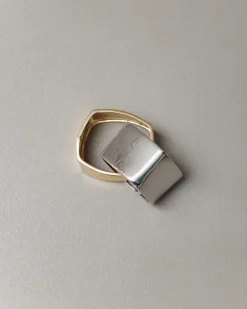 Bracciale rigido a manetta squadrato – B3525