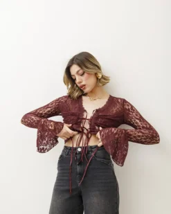 Camicia crop in pizzo con laccetti – H6252