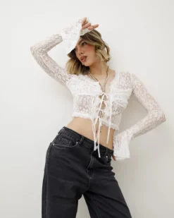 Camicia crop in pizzo con laccetti – H6252