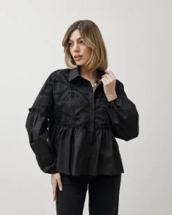 Camicia ricamata con balza – 7960