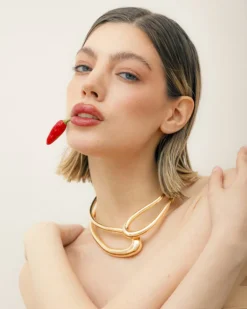 Collana in acciaio design fluido – N608