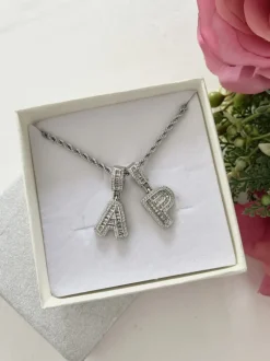 Collana intrecciata con lettera – sv10