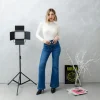 Jeans a zampa blu con taschini – 8362