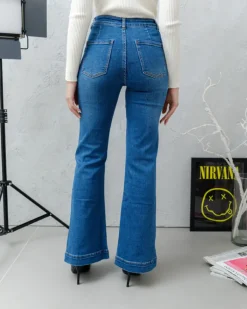 Jeans a zampa blu con taschini – 8362