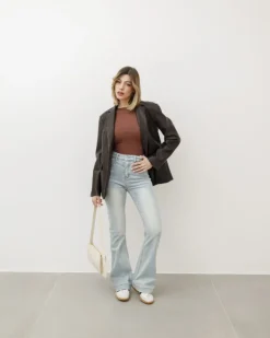 Jeans a zampa con cuciture blu chiaro – P5255