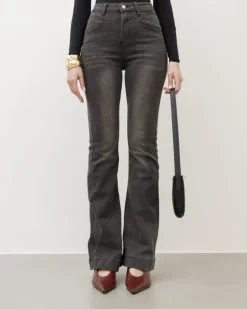Jeans a zampa con cuciture nero carbone – P5255