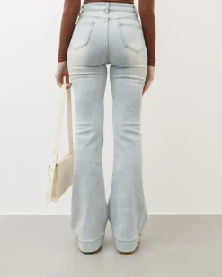 Jeans a zampa con cuciture blu chiaro – P5255