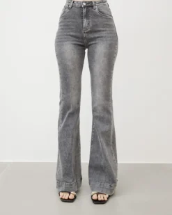 Jeans grigio a zampa – 8575