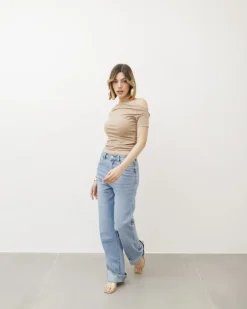 Maglia con arriccio e scollo – CHF8160