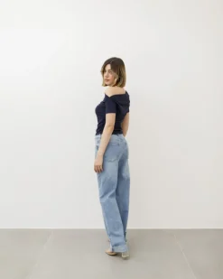 Maglia con arriccio e scollo – CHF8160