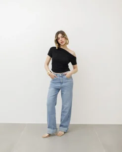 Maglia con arriccio e scollo – CHF8160