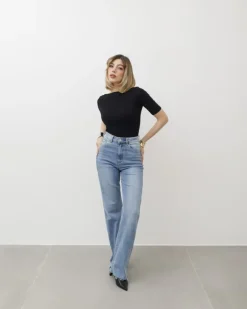 Maglia con scollo e manica midi – 8159