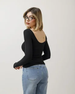 Maglia in costina con scollo – 1582