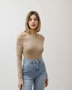 Maglia in cotone con scollo asimmetrico – 14718