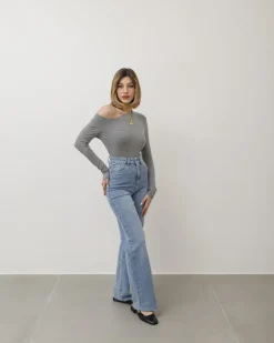 Maglia in cotone con scollo asimmetrico – 14718