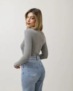 Maglia in cotone con scollo asimmetrico – 14718