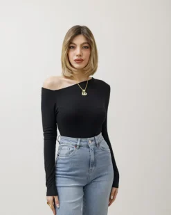 Maglia in cotone con scollo asimmetrico – 14718
