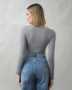 Maglia in misto cashmere con scollo – 21808