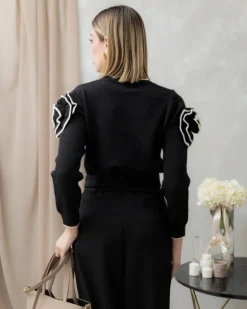 Maglione con fiore a rilievo – AM323