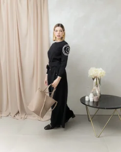 Maglione con fiore a rilievo – AM323