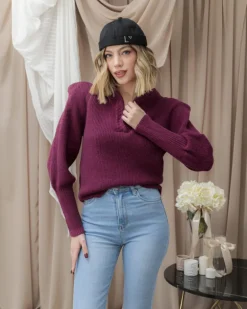 Maglione con scollo e spallina – AM485