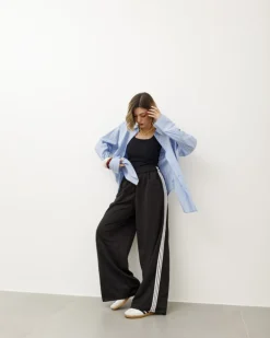 Pantaloni jogger con riga laterale – 6865