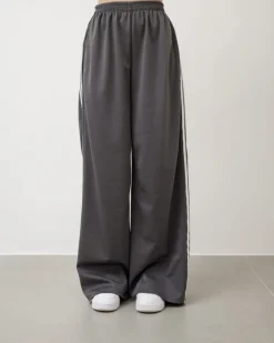 Pantaloni jogger con riga laterale – 6865