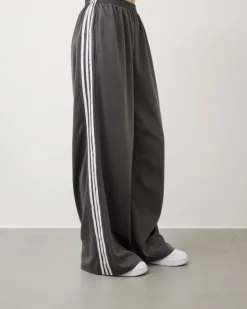Pantaloni jogger con riga laterale – 6865