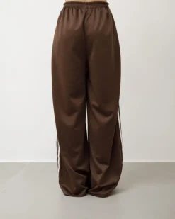 Pantaloni jogger con riga laterale – 6865