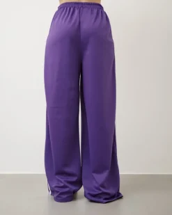 Pantaloni jogger con riga laterale – 6865