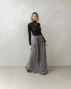 Pantaloni palazzo con cintura fiore – HZ21710