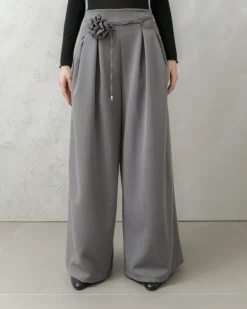 Pantaloni palazzo con cintura fiore – HZ21710