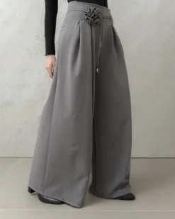 Pantaloni palazzo con cintura fiore – HZ21710