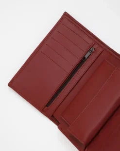 Portafoglio in pelle medio con patta bordeaux – LOVING BAGS
