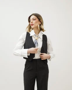 Tailleur gessato con panciotto – VS8106