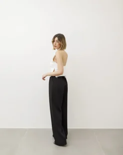 Top con scollo e fiore – FK36
