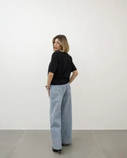 T-shirt in cotone con spallina – 7852